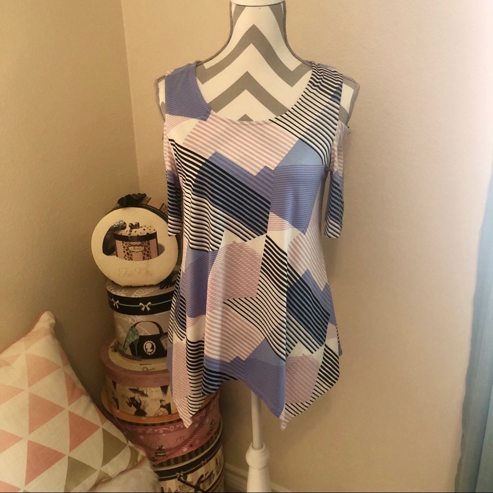 Adrianna Papell Purple Geometric Cold Shoulder Top Small
